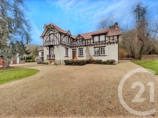 Maison 8 pièces 280 m² · à Oinville-sur-Montcient · 280 m² · 640 000 €