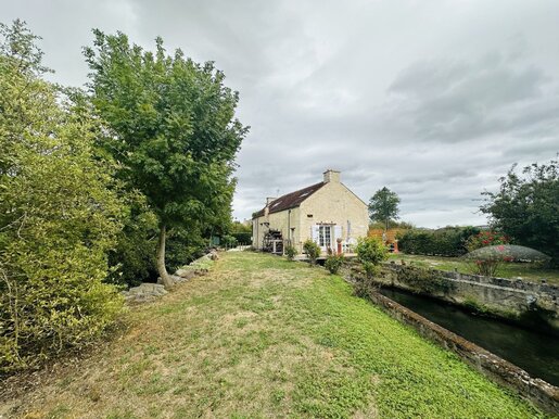 Maison 4 pièces 141 m² · à Morteaux-Couliboeuf · 141 m² · 242 000 €
