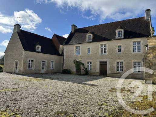 Maison 7 pièces 230 m² · à Saint-Pierre-du-Bû · 230 m² · 686 000 €