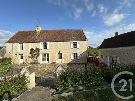 Maison 4 pièces 137 m² · à Ouilly-le-Tesson · 137 m² · 183 000 €