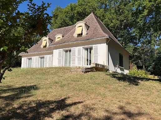 9 pièces 238 m² · à Périgueux · 238 m² · 420 000 €