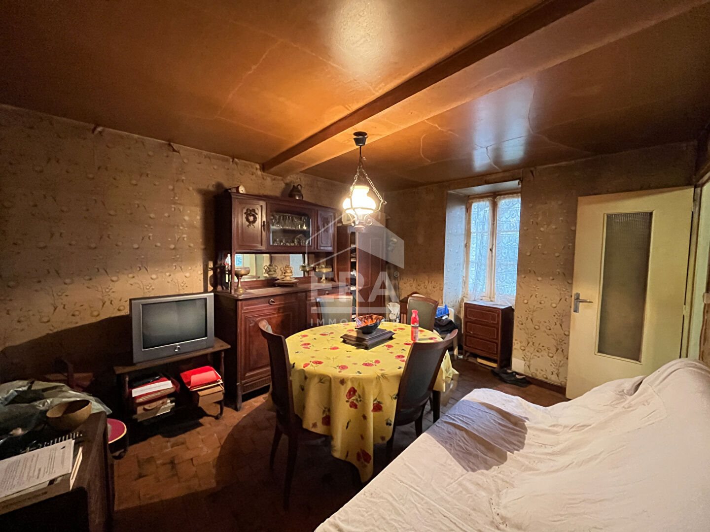 For Sale: Renovation Project Stone House with Two Barns and 2000 m² of Buildable Land - Vue 3