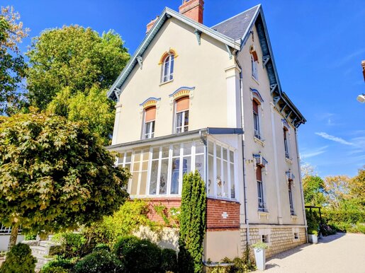 Maison 8 pièces 169 m² · à Beaune · 169 m² · 525 000 €