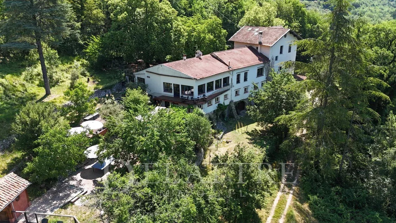 Maison à vendre, 900m², Gréolières