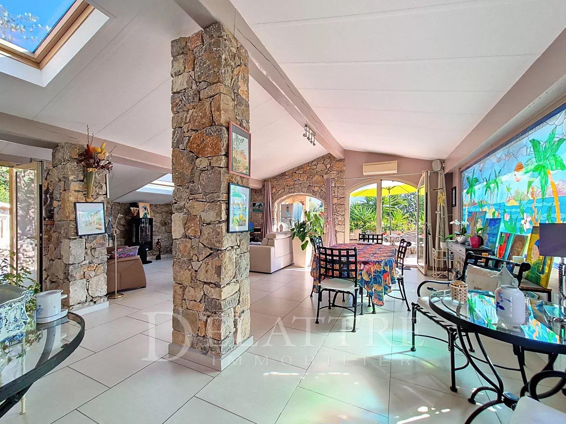 Maison à vendre, 192m², Grasse