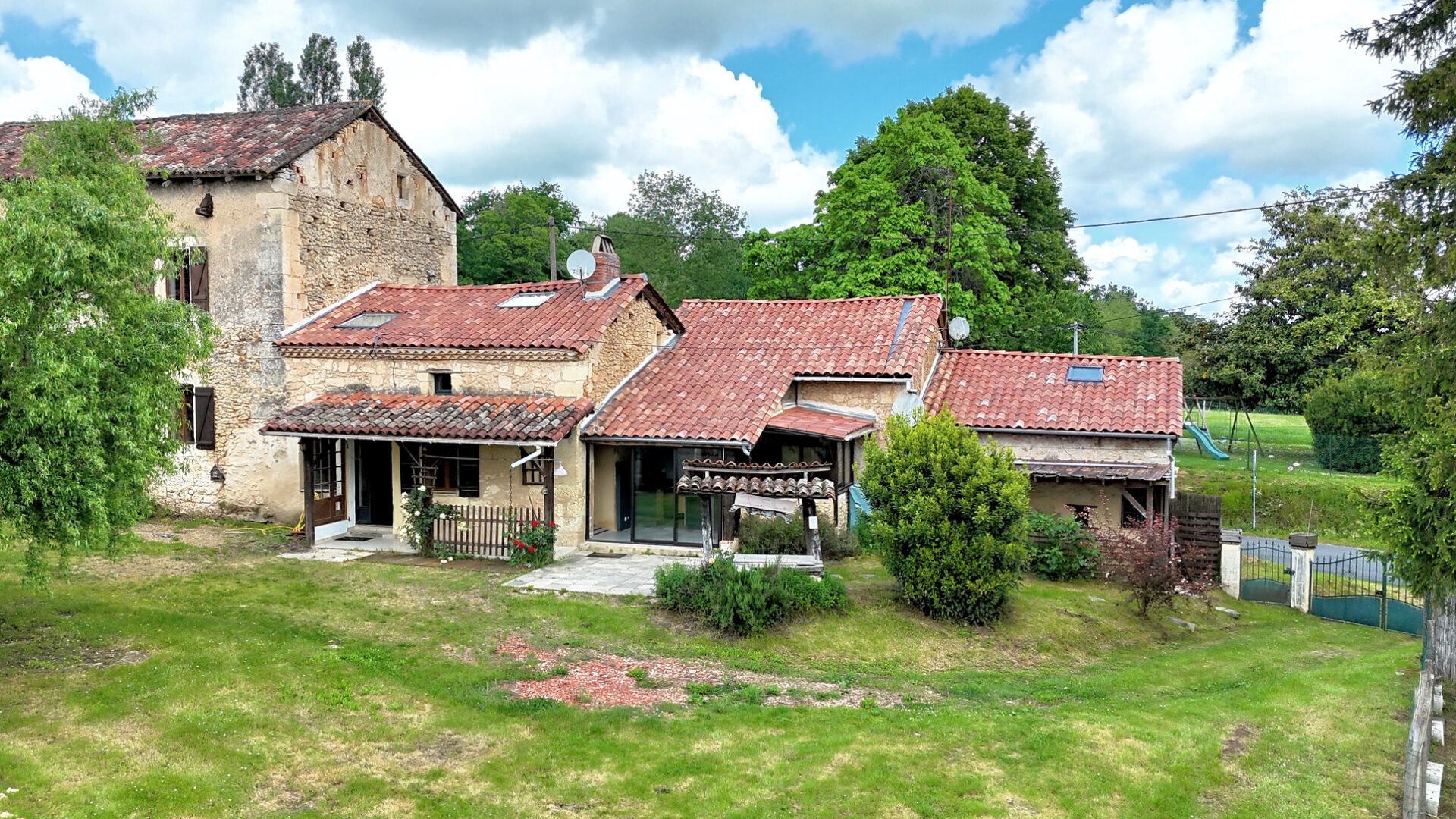 Maison à vendre, 176m², Beauronne