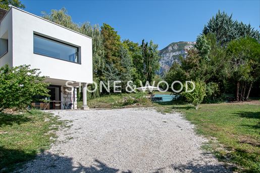 Maison 7 pièces 205 m² · à Collonges-sous-Salève · 205 m² · 1 590 000 €