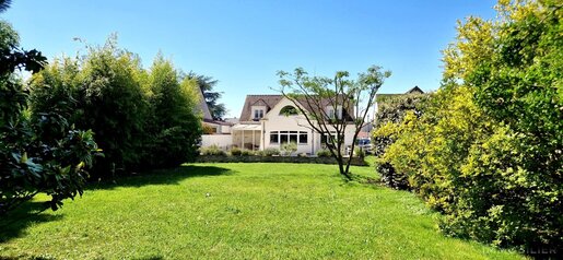Maison 6 pièces 240 m² · à Armentières-en-Brie · 240 m² · 530 000 €