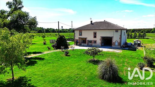 Maison 8 pièces 305 m² · à Saint-Nicolas-de-la-Grave · 305 m² · 409 000 €