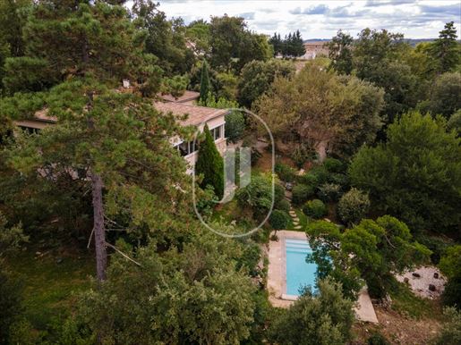 Maison 10 pièces 266 m² · à Monteils · 266 m² · 495 000 €