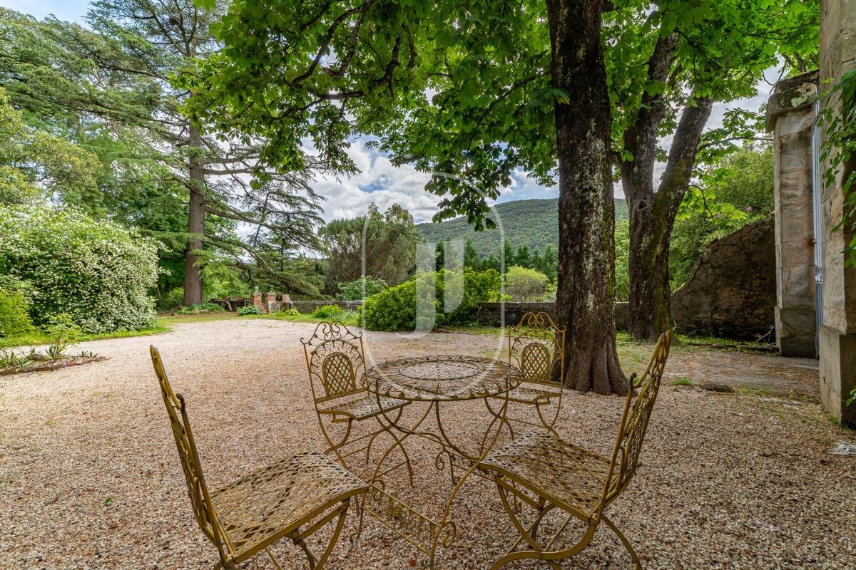 Maison à vendre, 375m², Saint-Florent-sur-Auzonnet