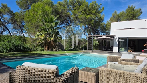 Maison 200 m² · à Nîmes · 200 m² · 899 000 €