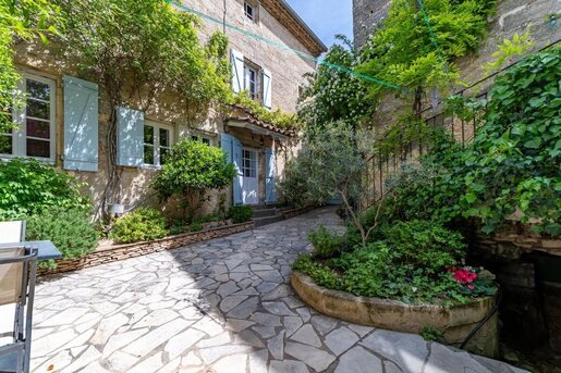 5 pièces 145 m² · à Uzès · 145 m² · 569 000 €