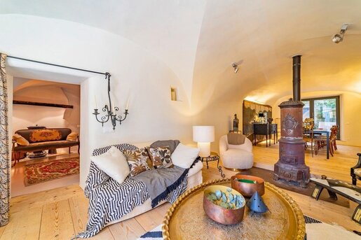 Maison 10 pièces 224 m² · à Fons-sur-Lussan · 224 m² · 495 000 €