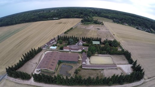 Maison 8 pièces 280 m² · à Anet · 280 m² · 880 000 €