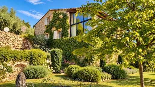 Maison 7 pièces 211 m² · à Gordes · 211 m² · 2 500 000 €