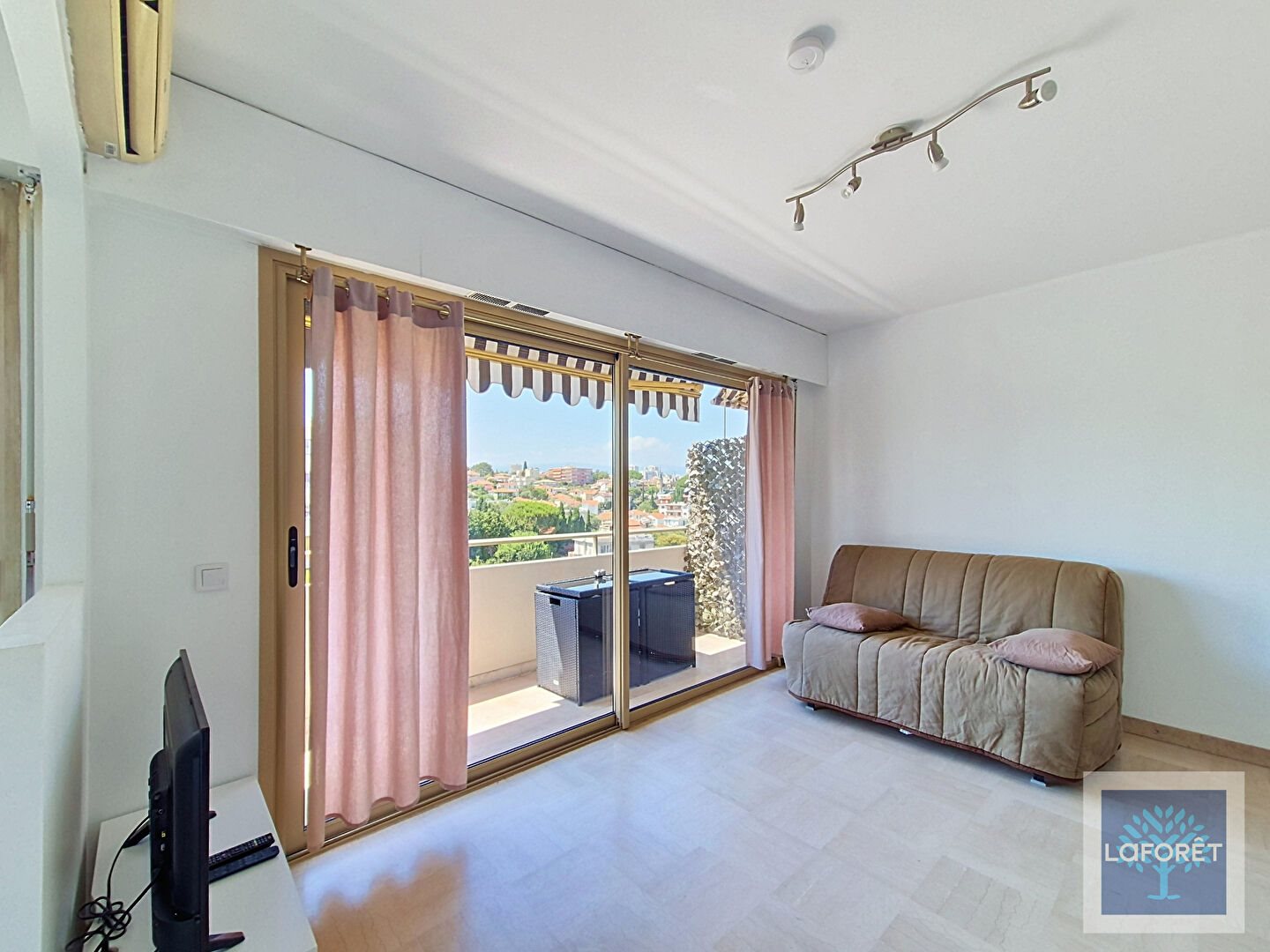 Apartment in Antibes, La Pagane, Juan-les-Pins - Plus