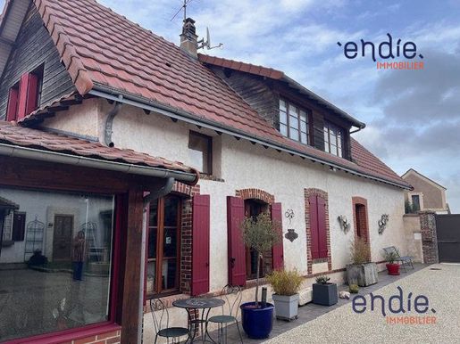 Maison 6 pièces 146 m² · à Thivars · 146 m² · 599 900 €