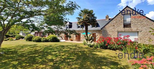 Maison 10 pièces 250 m² · à Fouesnant · 250 m² · 830 000 €