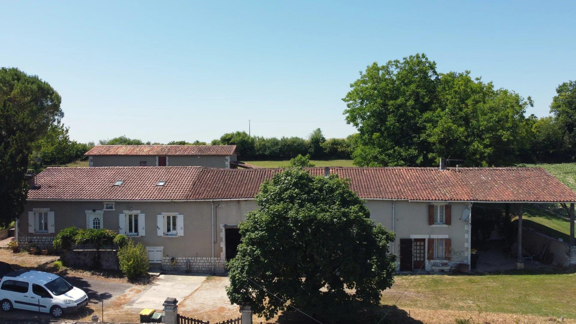 Maison à vendre, 106m², Montmoreau-Saint-Cybard