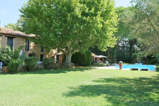 Maison 8 pièces 233 m² · à Grans · 233 m² · 1 150 000 €