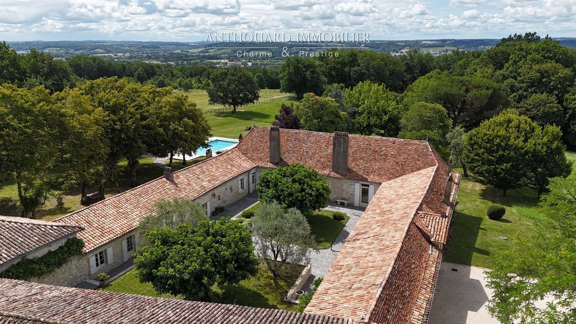 Maison 12 pièces 550 m² · à Monestier · 550 m² · 1 860 000 €