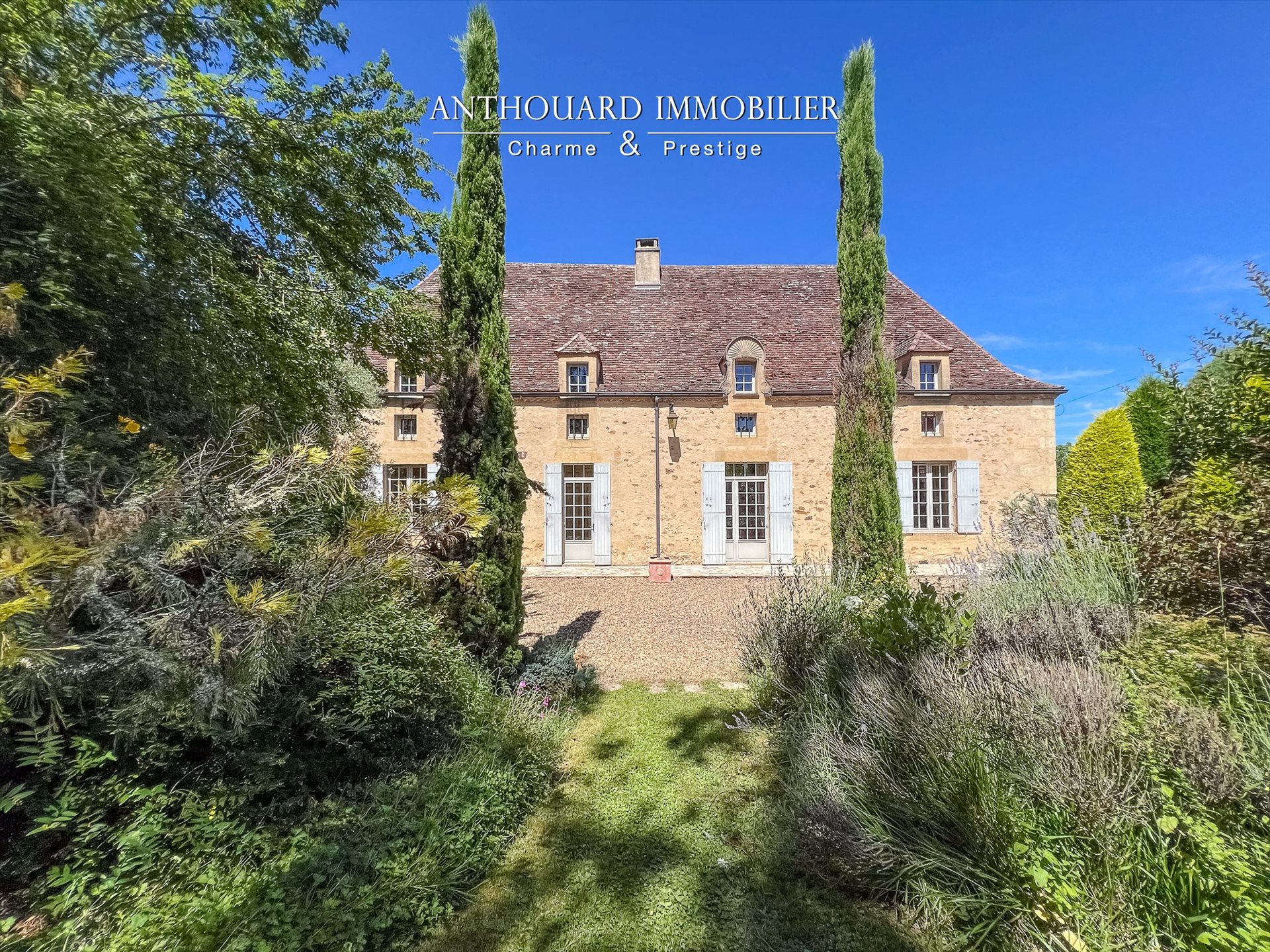 9 pièces 246 m² · à Le Bugue · 246 m² · 630 000 €
