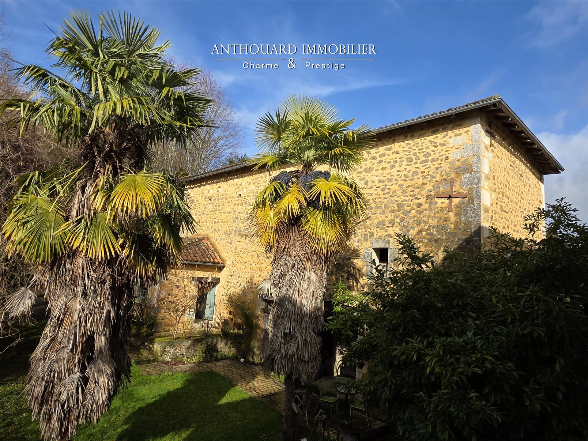 Maison à vendre, 553m², Nontron