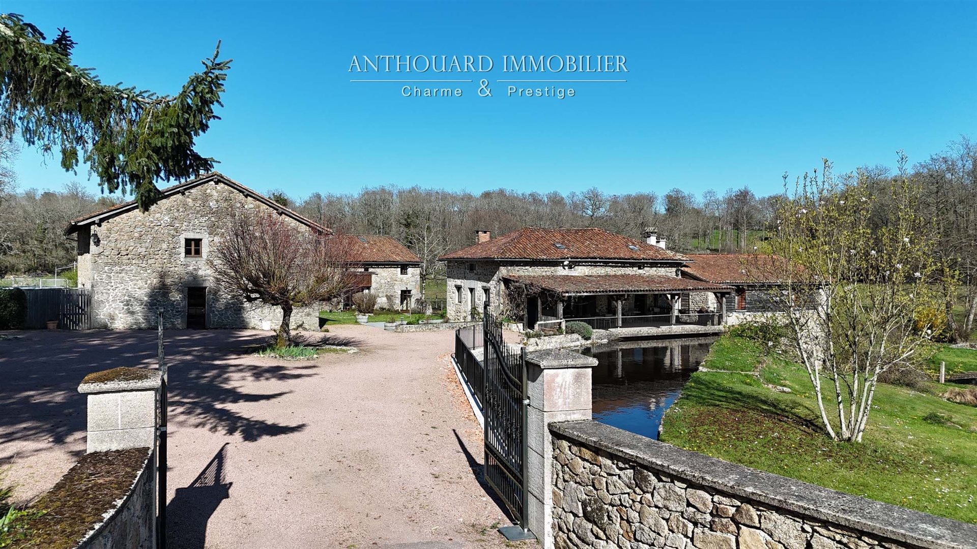 Maison à vendre, 651m², Piégut-Pluviers