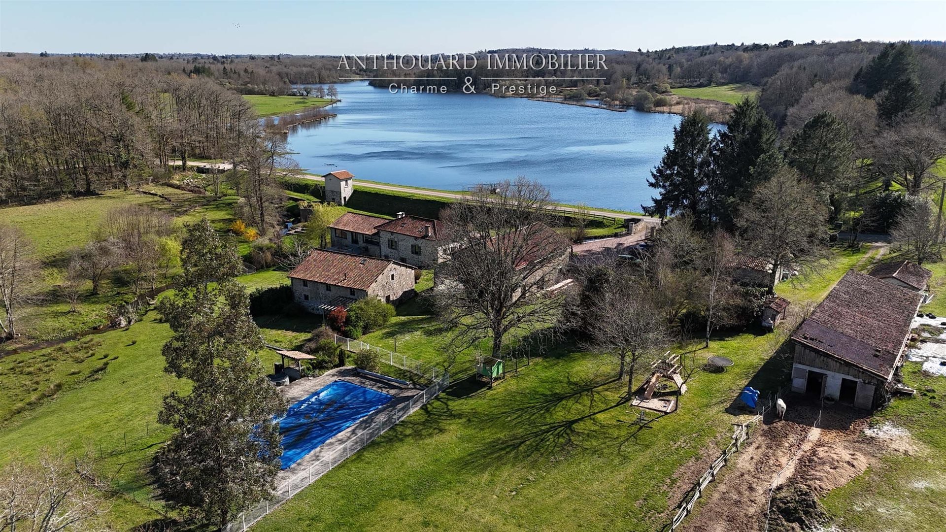 Maison à vendre, 651m², Piégut-Pluviers