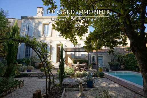 Maison 10 pièces 320 m² · à Bergerac · 320 m² · 650 000 €
