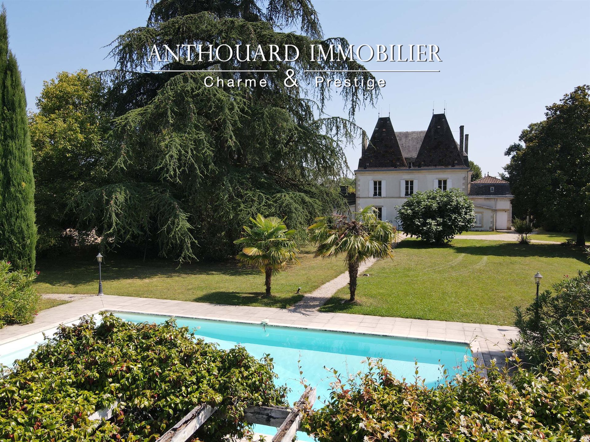 Maison 18 pièces 570 m² · à Sainte-Foy-la-Grande · 570 m² · 580 000 €