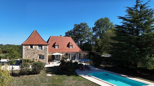 6 pièces 157 m² · à Lalinde · 157 m² · 495 000 €