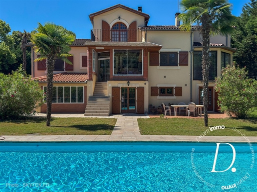 Maison 9 pièces 298 m² · à Auch · 298 m² · 420 000 €