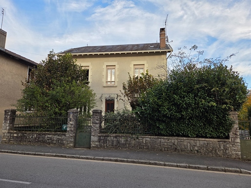Maison 6 pièces 139 m² · à Saint-Léonard-de-Noblat · 139 m² · 167 000 €