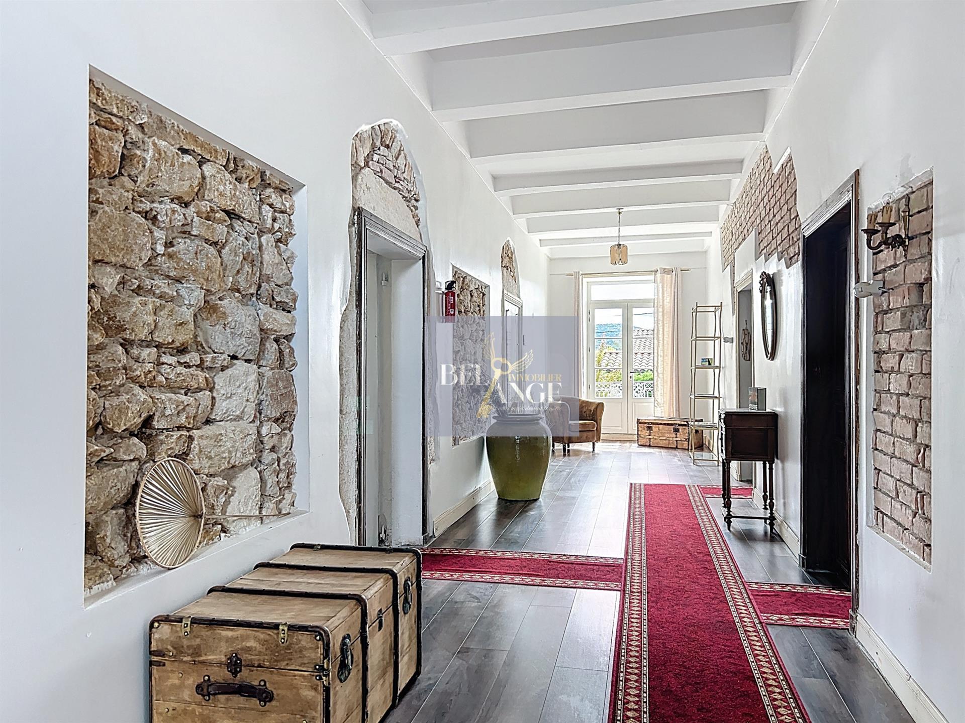 Maison à vendre, 360m², Vallon-Pont-d'Arc