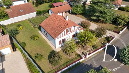 Maison 7 pièces 172 m² · à Mées · 172 m² · 264 000 €