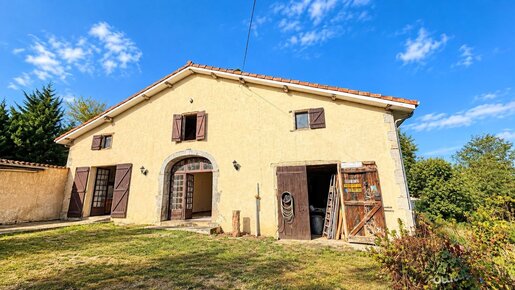 Maison 4 pièces 111 m² · à Mouscardès · 111 m² · 162 000 €