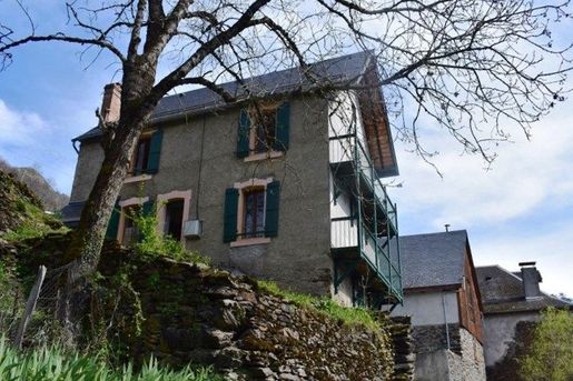 Maison 5 pièces 120 m² · à Melles · 120 m² · 210 000 €