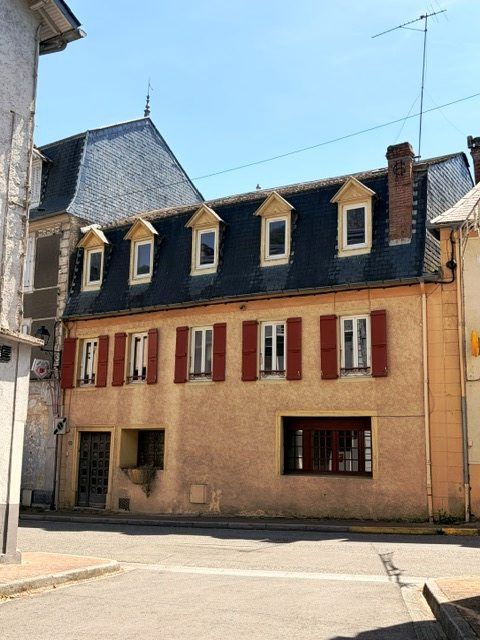 Maison 2 pièces 258 m² · à Cierp-Gaud · 258 m² · 125 000 €