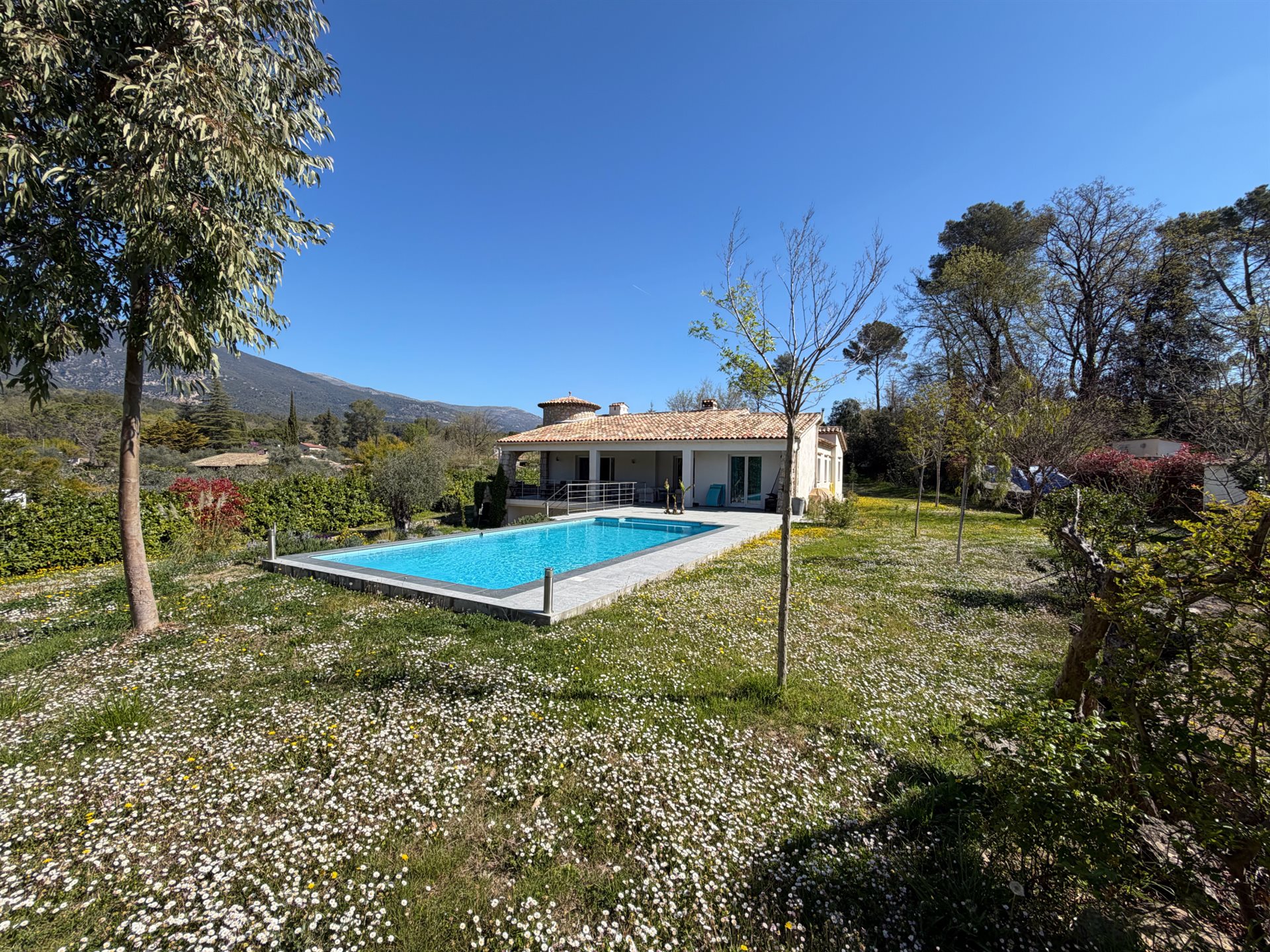 Maison à vendre, 241m², Roquefort-les-Pins