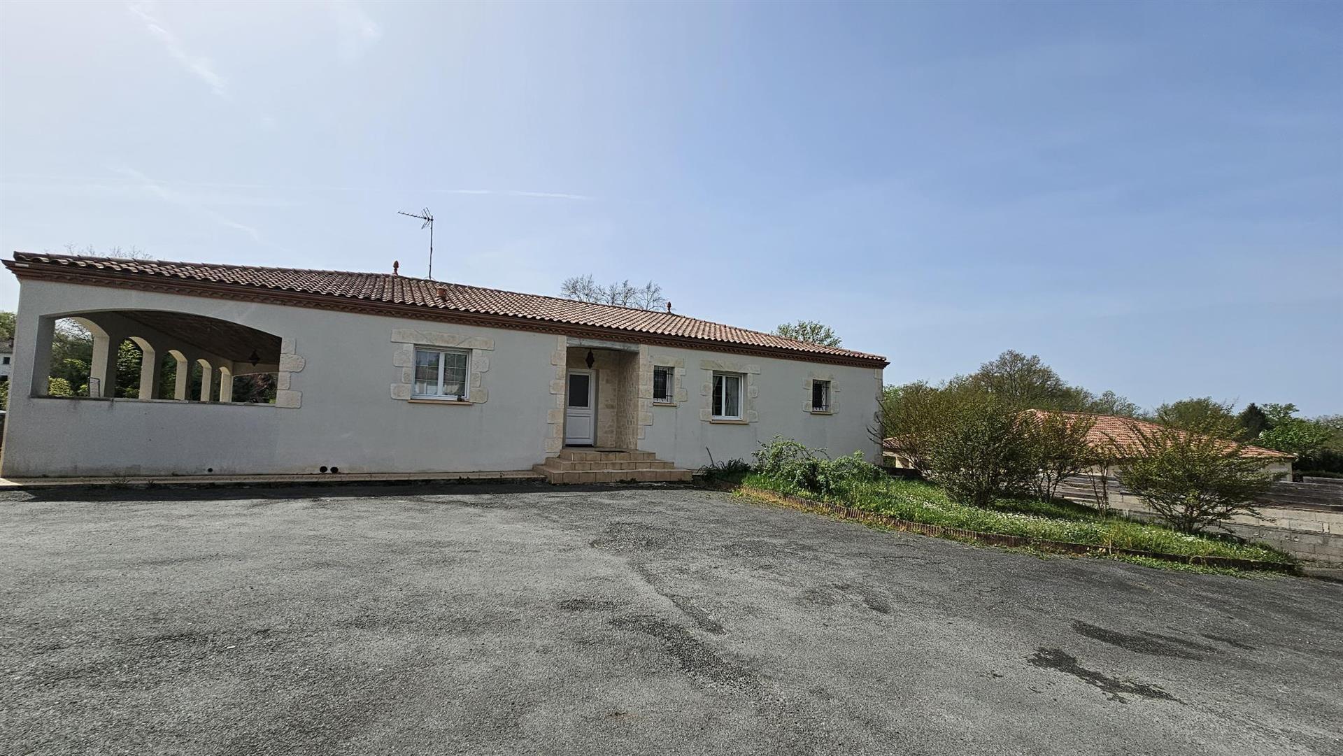 Maison à vendre, 143m², Fumel