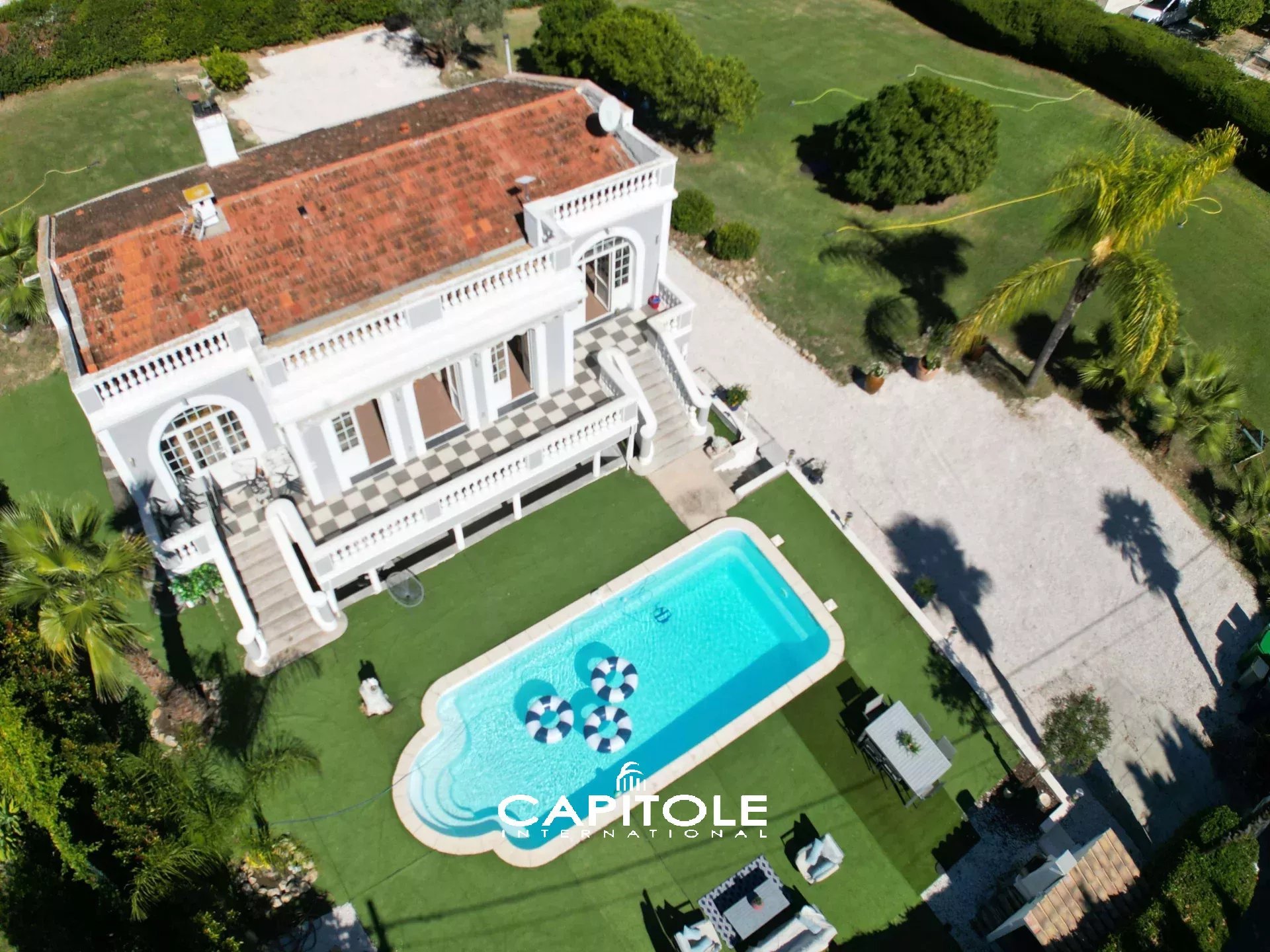 House, 183 m², land 1500 m²
