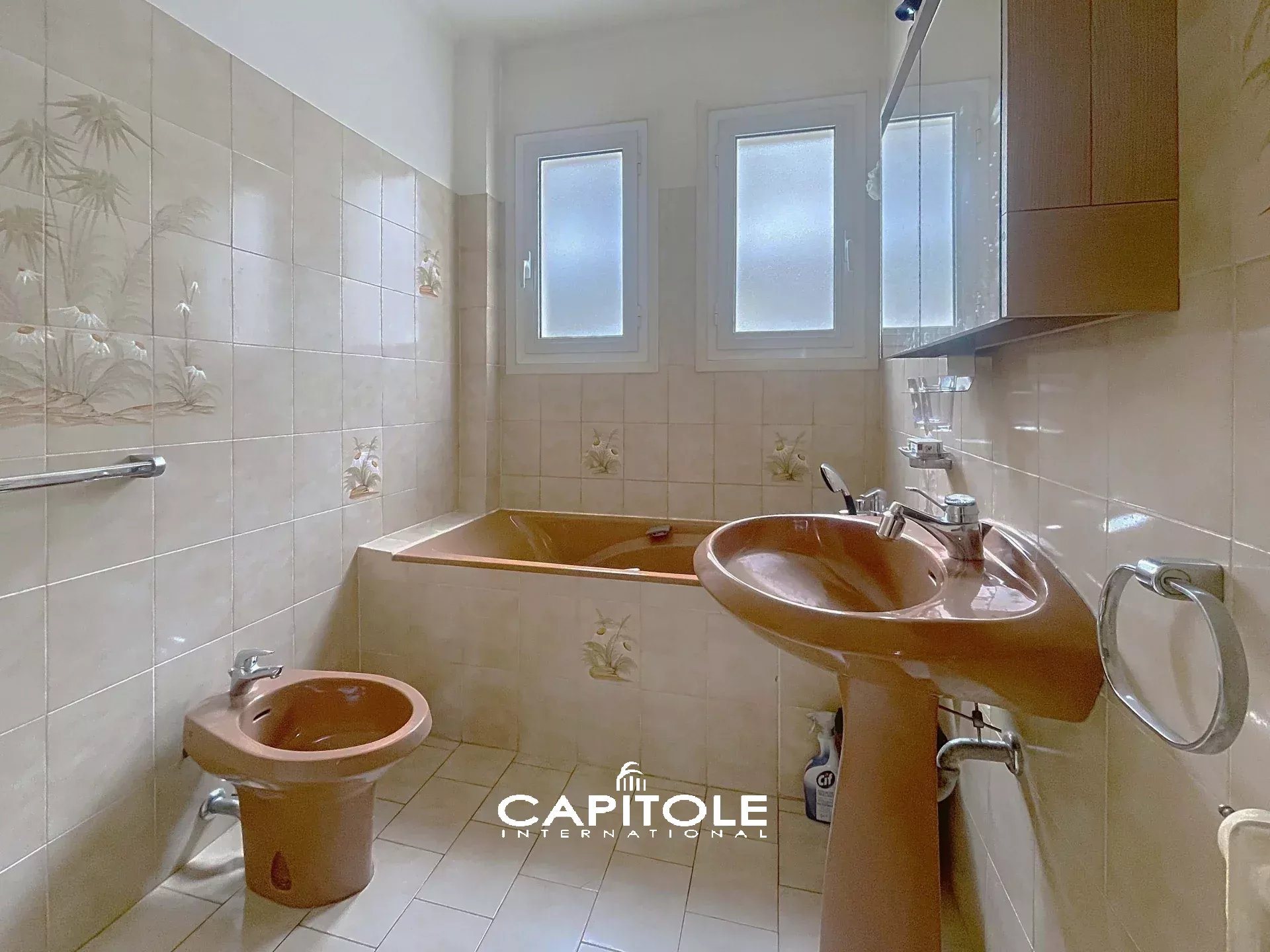 Antibes Centre – Bright 2/3-Room Apartment Close to the Beaches - Plus