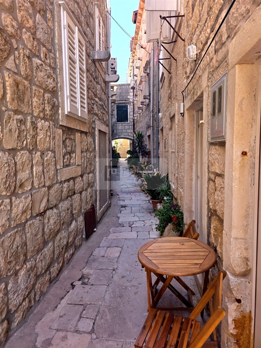 Advert pic 0