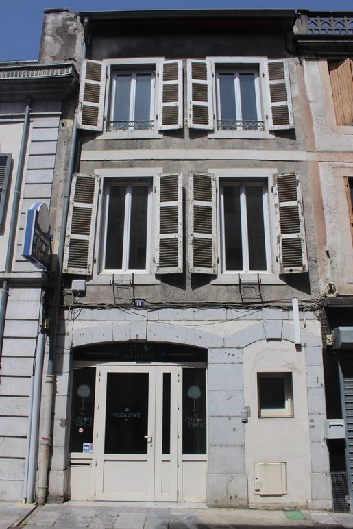 Local commercial 1 pièce 225 m² · à Montréjeau · 225 m² · 60 000 €