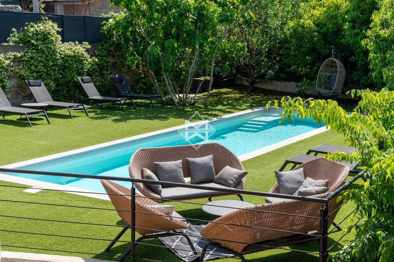 Cannes – Renovated character villa with building plot – Close to the town centre - Vue 2