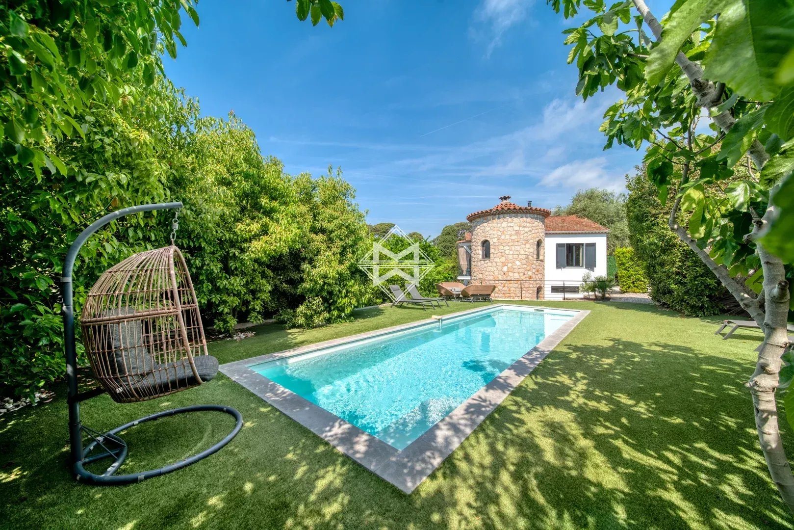 Cannes – Renovated character villa with building plot – Close to the town centre - Vue 3