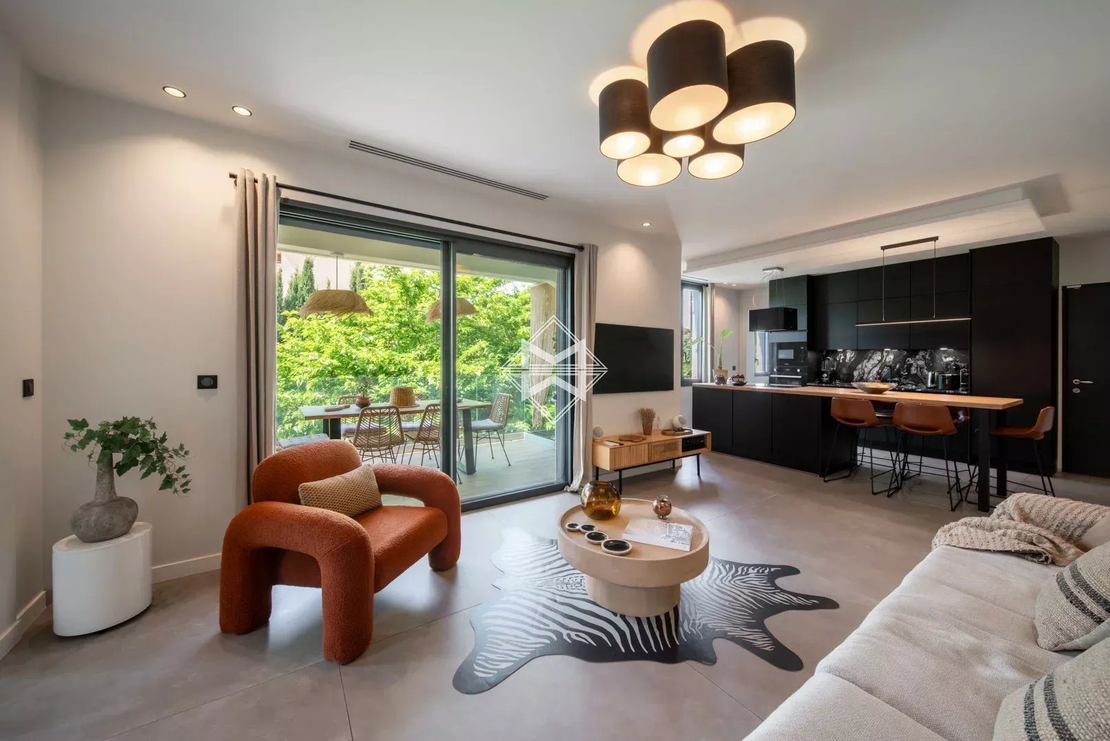 Cannes – Renovated character villa with building plot – Close to the town centre - Vue 6