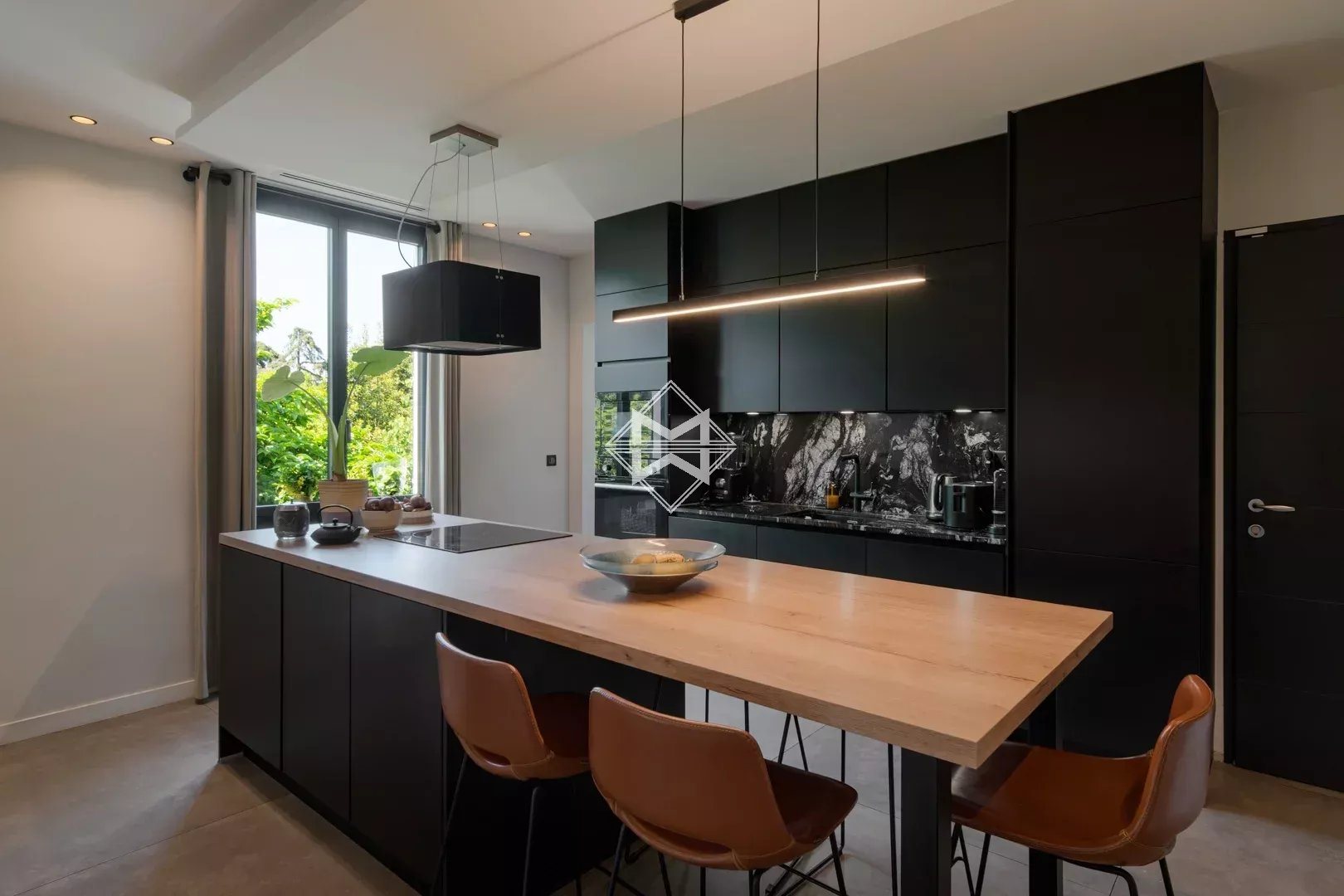 Cannes – Renovated character villa with building plot – Close to the town centre - Plus